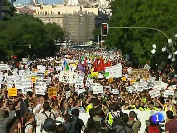 15m-acampada-sol-en-madrid