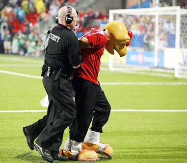 condorito_preso_canada_mundial_sub20_chile1