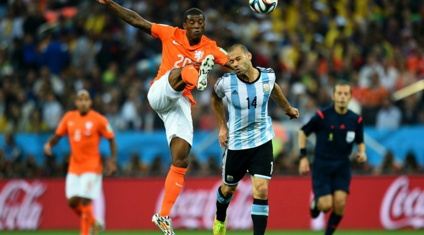 Poniendo la cabeza o rompiendose el C... Mascherano fue el símbolo